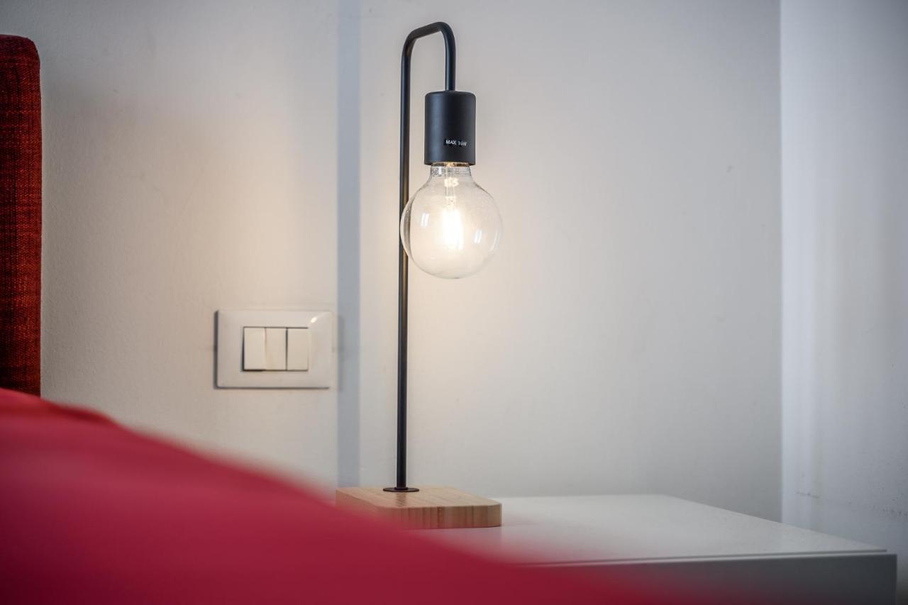 The Lantern Flat - Darsena Area Apartment มิลาน ภายนอก รูปภาพ